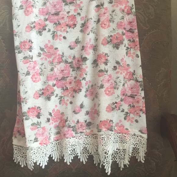 No Boundaries Lace Embellished Tank Top - Picture 5 of 8